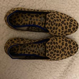 They are size 7, but fit more like 6.5. After pregnancy they do not fit anymore.